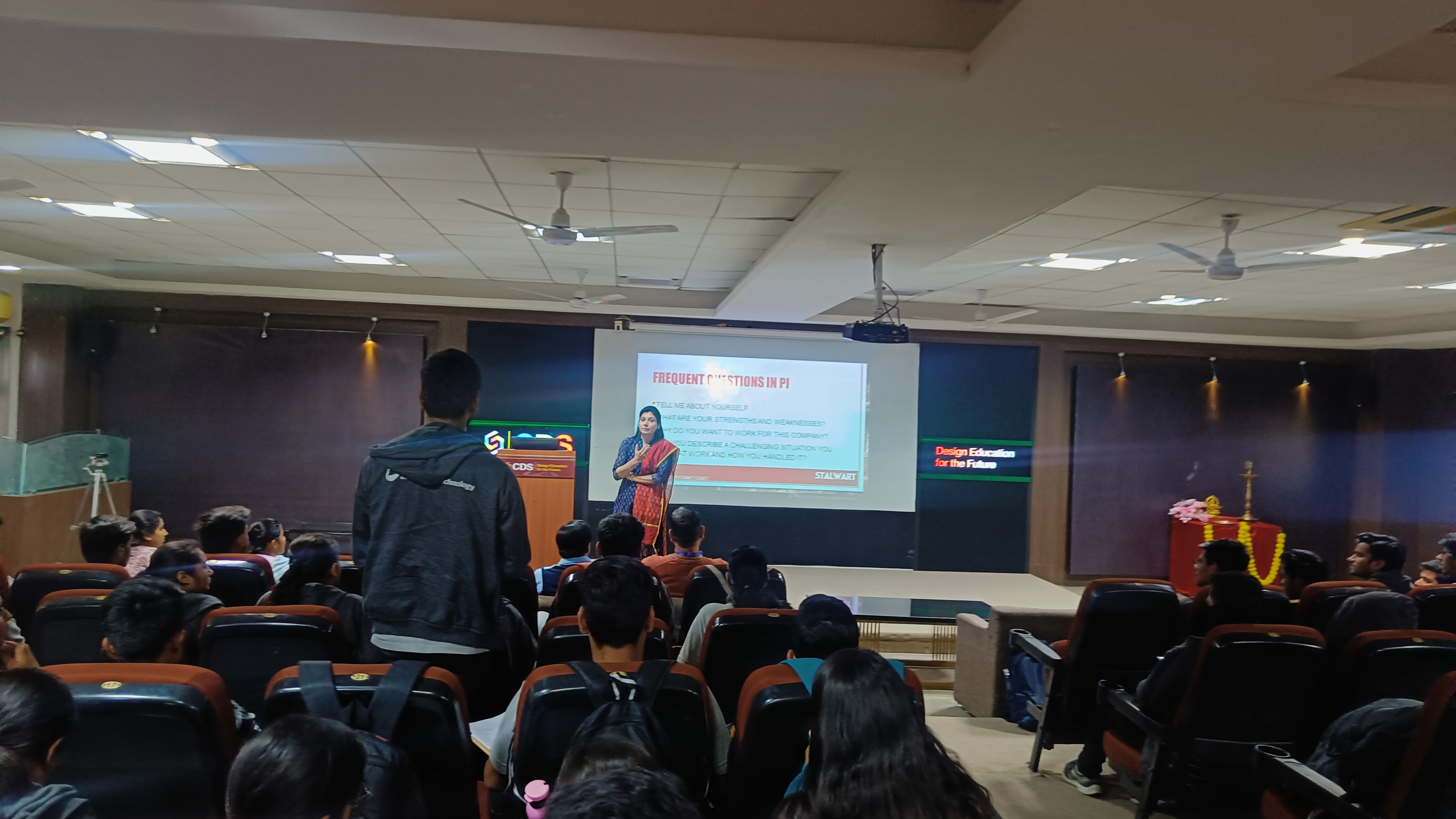 Campus Placement Training Program 6 Personal interview training session teaching students how to answer common HR questions