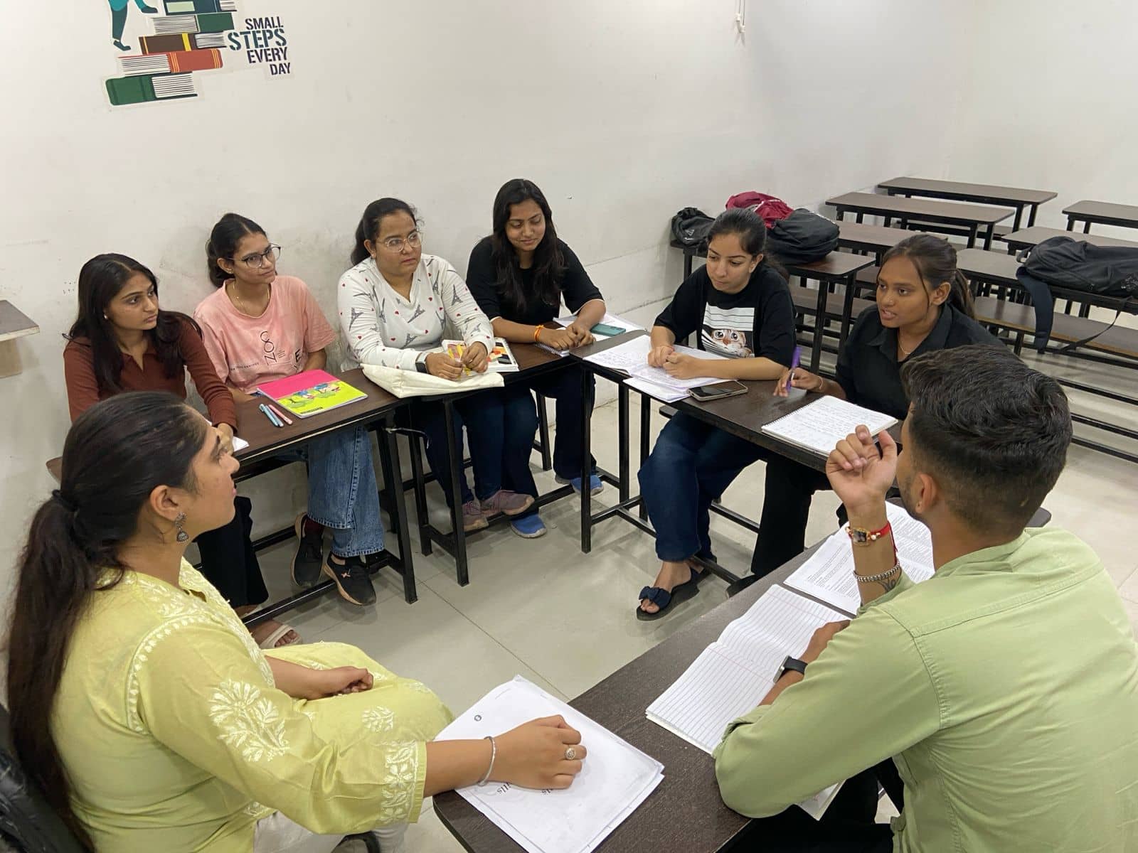 Group discussion training at Stalwart Indore